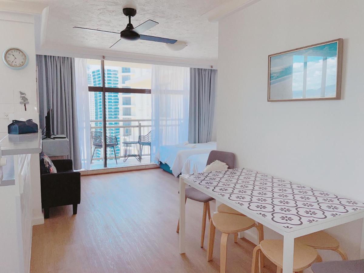 1 Bedroom And 1 Living Room Family Suite Gold Coast Exterior foto